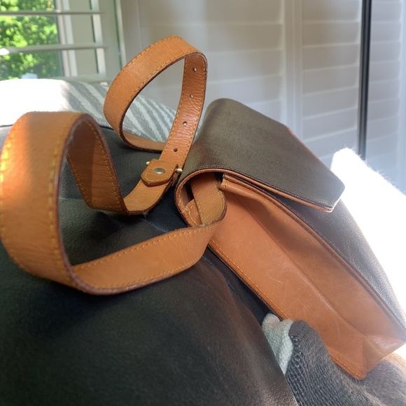 GONE! Etro Milano Crossbody - no longer available - Picture 3 of 17